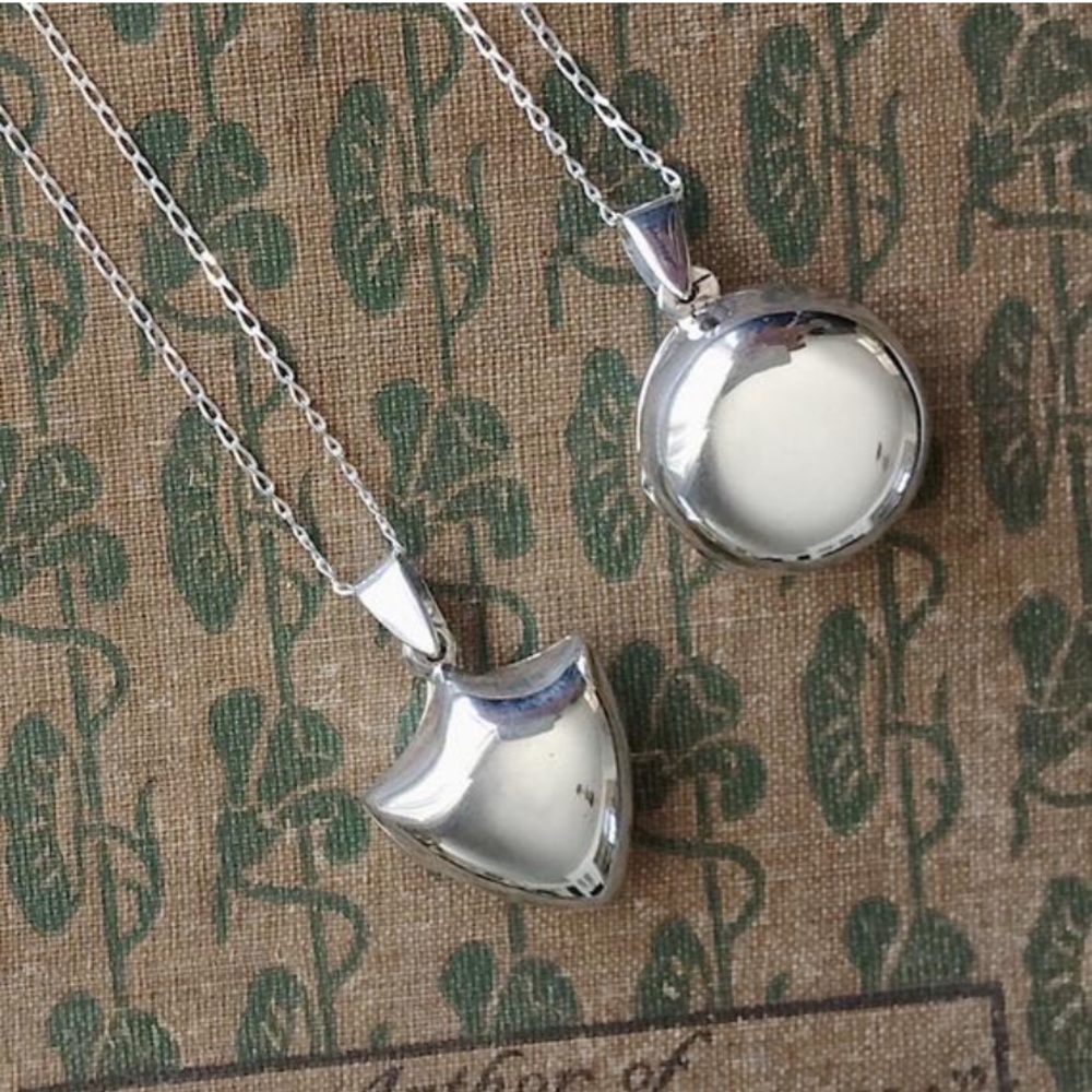 Vintage Puffy Locket Necklace / Sterling Silver - Picture 2 of 9